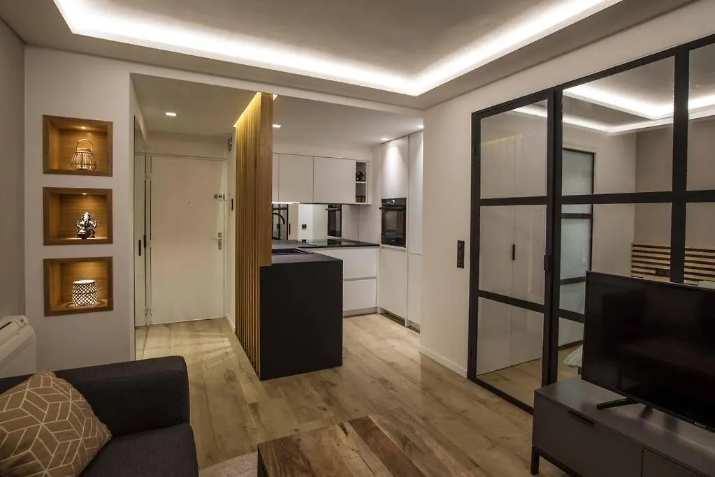 Appartement Contemporain, Balcon Avec Apercu Mer Sainte-Maxime